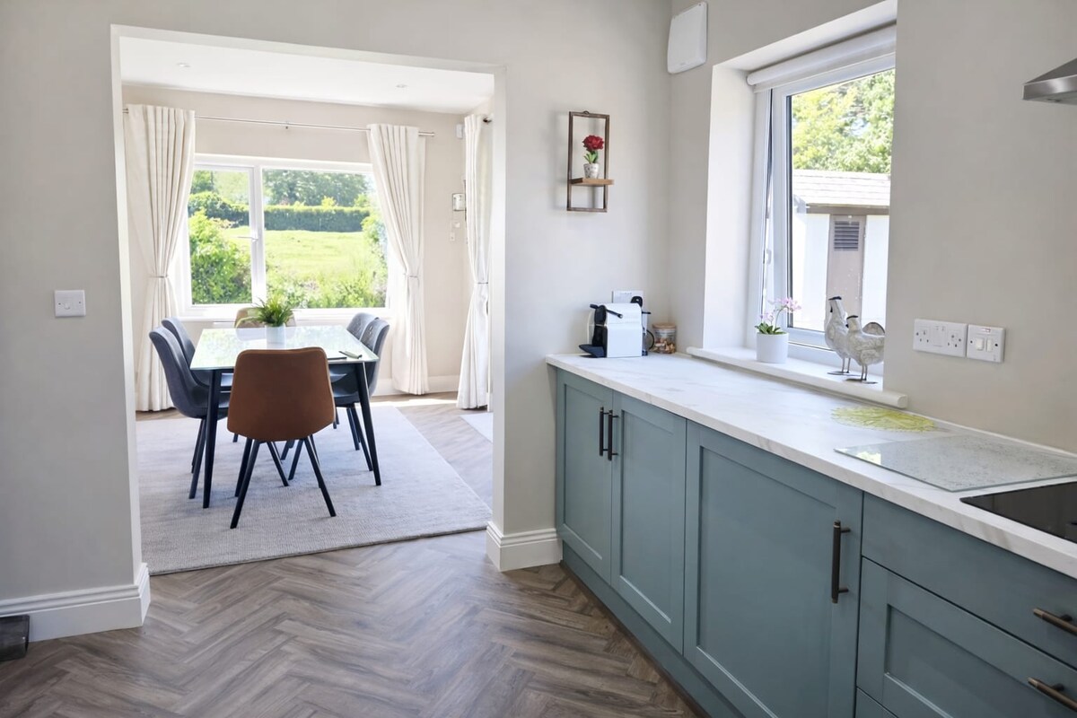 Kitchen and dining area